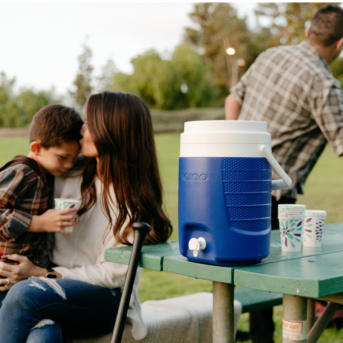 2 Gallon Insulated Portable Beverage Dispenser O861